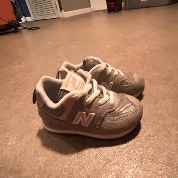 Toddler New Balance unisex shoes - Picture 3 of 3
